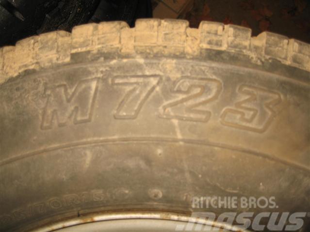 Continental Bridestone 225/70R15 M723 Pneumatici, ruote e cerchioni