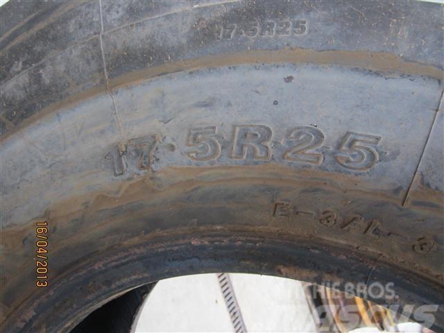 Dunlop 17.5x25 Pneumatici, ruote e cerchioni