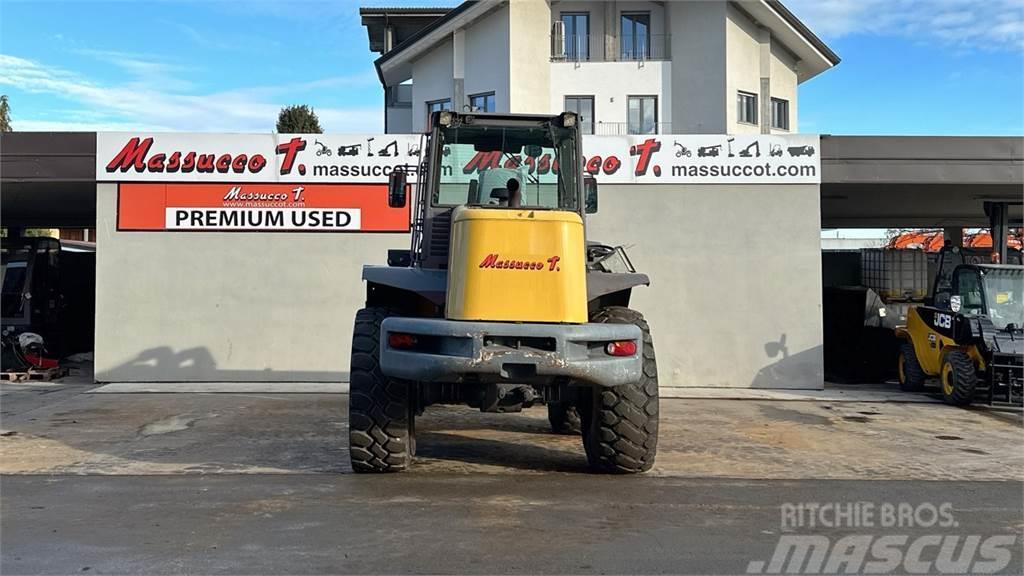 Mecalac AS210 4X4 Pale gommate