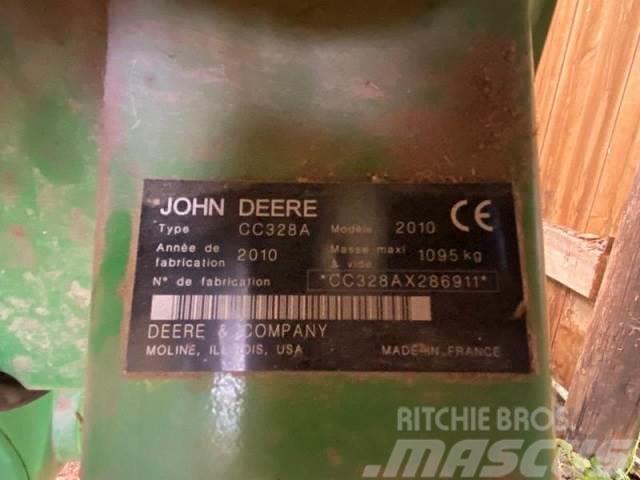 John Deere 328A Falciacondizionatrici