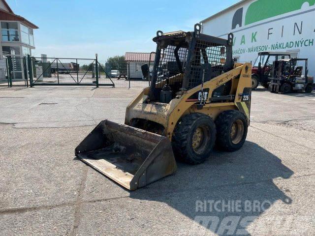 CAT 226 frontloader 4x4 vin 925 Pale gommate
