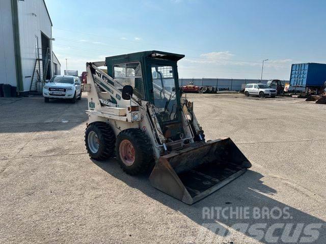 Locust 750 WILLING frontloader 4x4 vin 179 Pale gommate