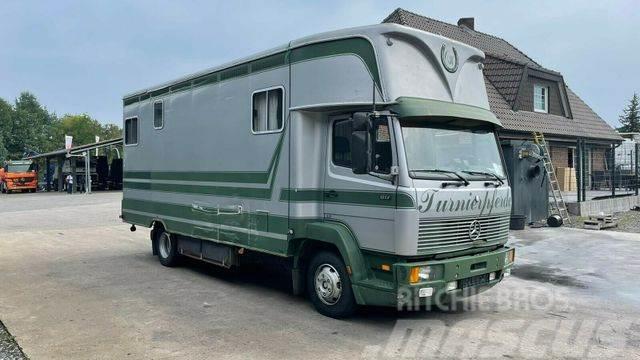 Mercedes-Benz 817 Niehoffaufbau mit Küche Sitzecke 3 Pferde Camion per trasporto animali