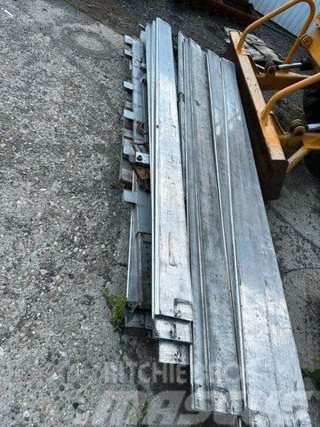 Panav galvanised chassis trailer with sides vin 612 Semirimorchi tautliner