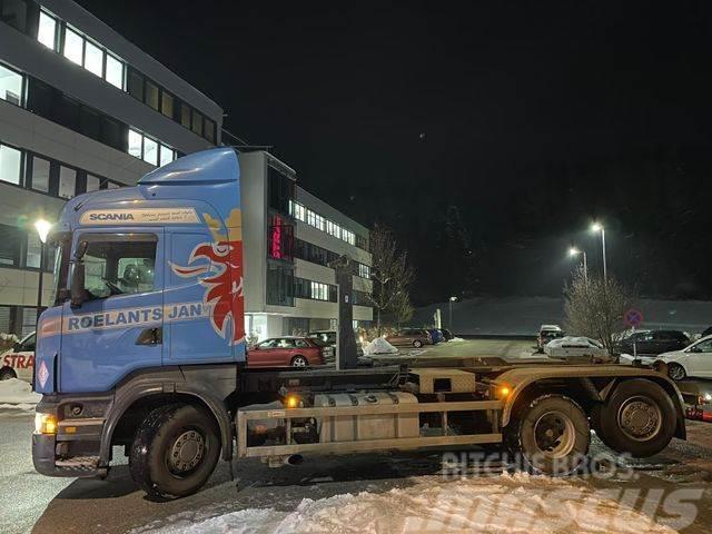 Scania R 500 V8 LB 6X2 MNA ABROLLER GELENKTEACHSE Camion con gancio di sollevamento