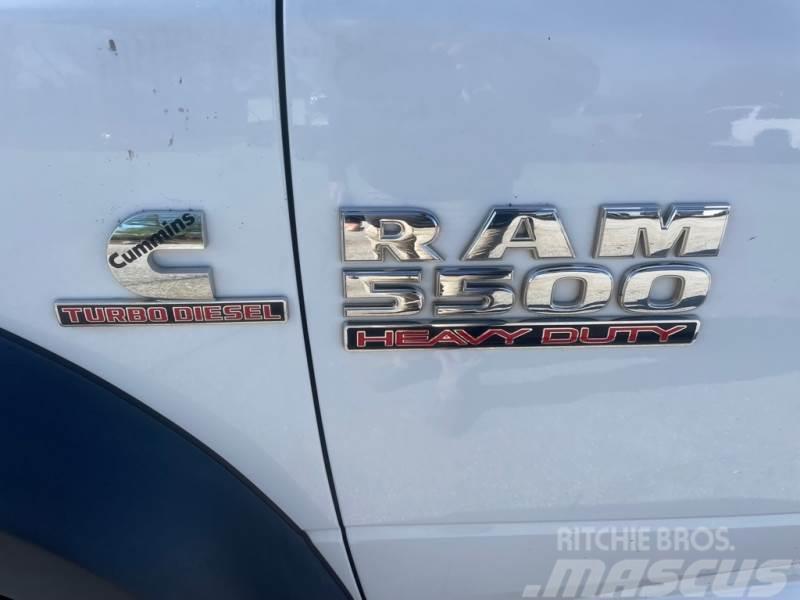 Dodge RAM 5500 CREW CAB Camion cassonati