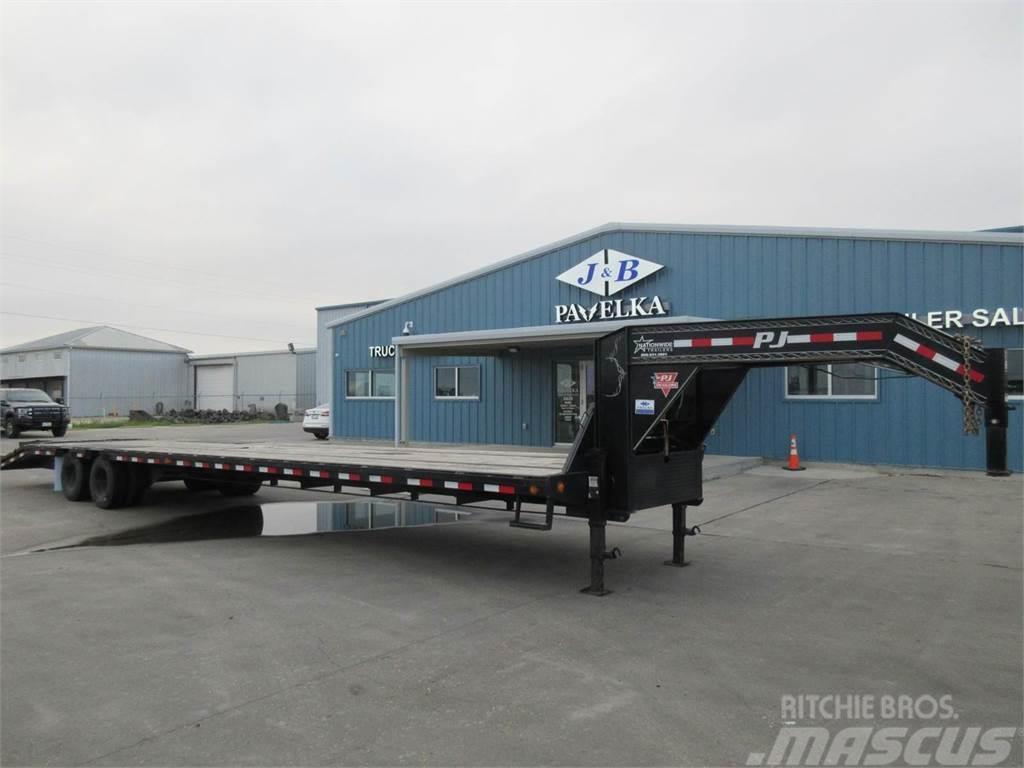 PJ Trailers 40' GOOSENECK 35'+5' DOVETAIL AND RAMPS Caricatore basso