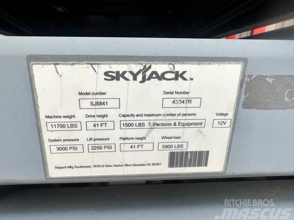 SkyJack SJ 8841 Sollevatori verticali