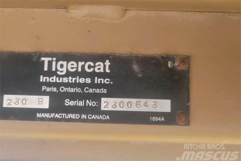 Tigercat 230B Caricatronchi con base su rimorchio