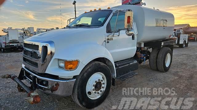 Ford F-650 Autocisterne