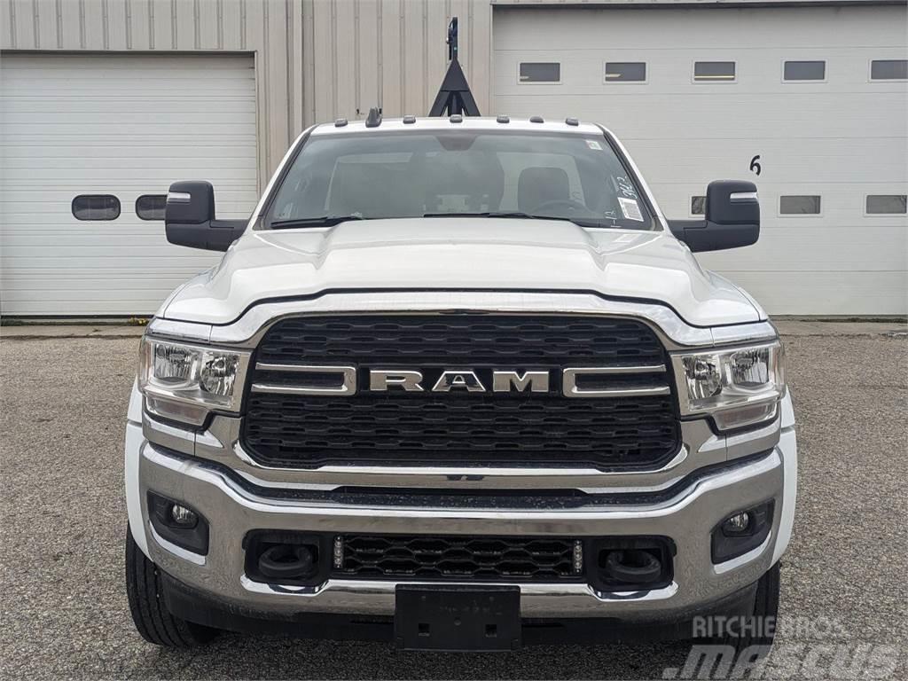 Dodge Ram 5500 Camion con gancio di sollevamento