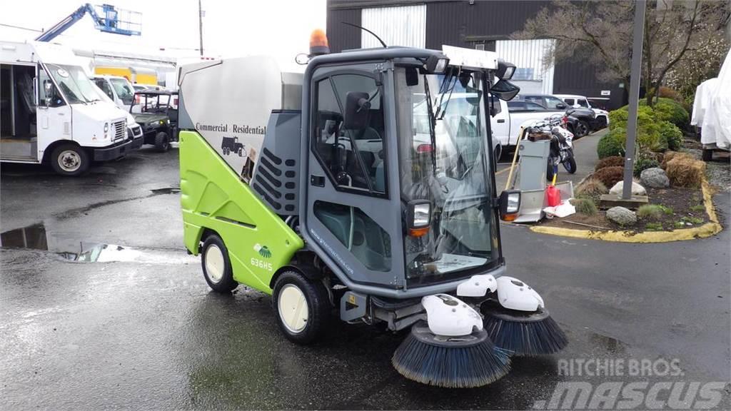 Tennant 636HS Sweeper Autocarro spazzatrice