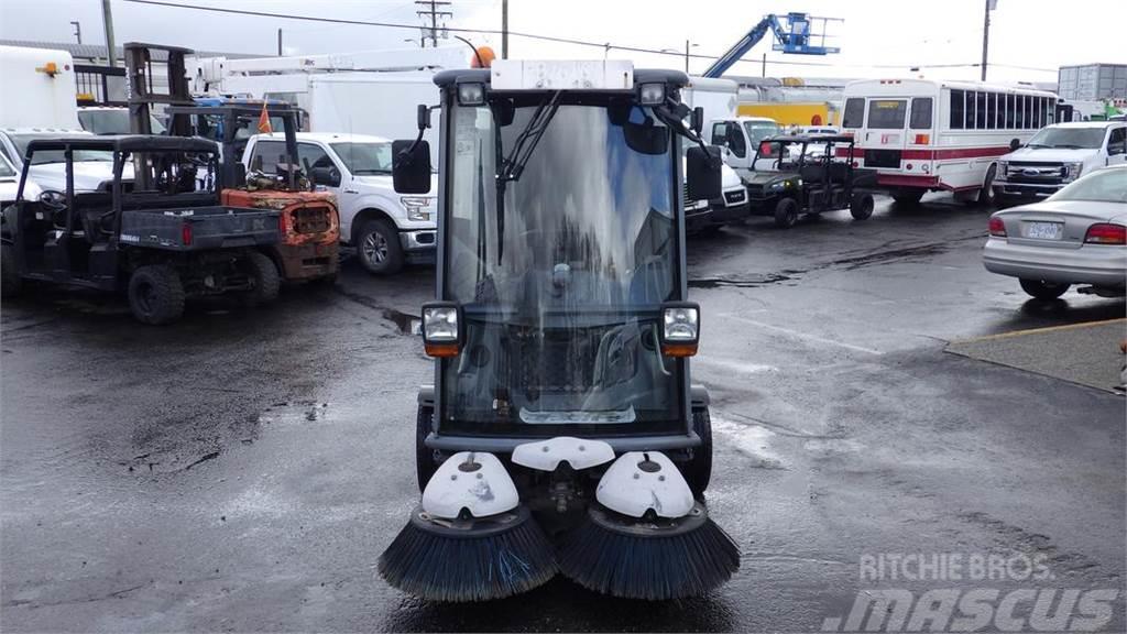 Tennant 636HS Sweeper Autocarro spazzatrice
