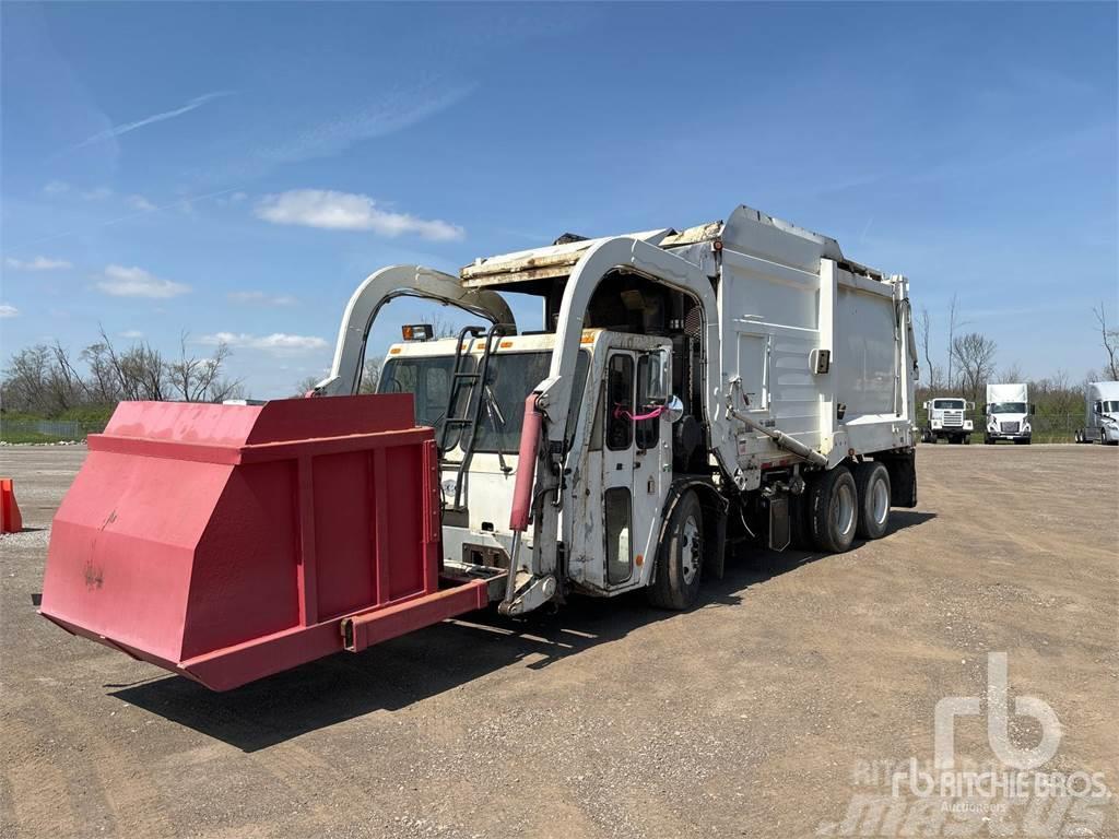  CRANE CARRIER CORP 6x4 COE Front Loader Front Load Camion dei rifiuti