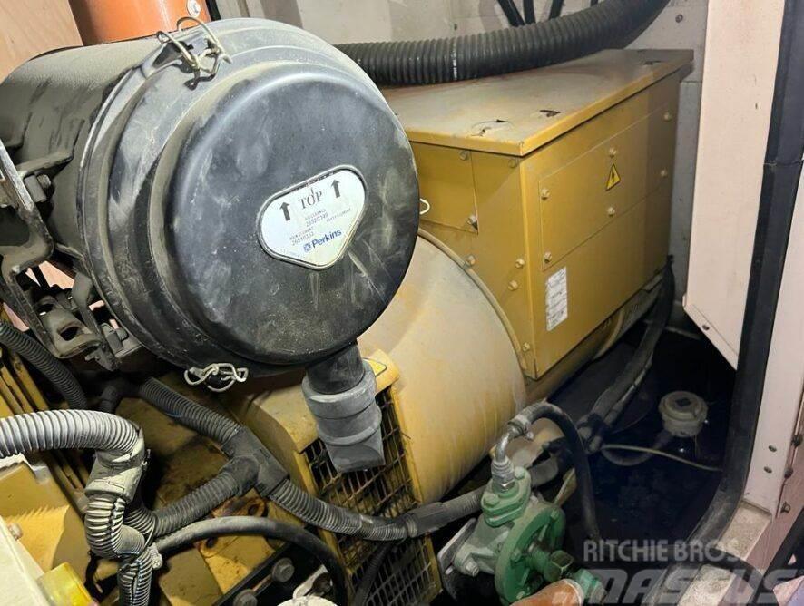CAT OLYMPIAN XQE150-2 150kVA generator Generatori diesel