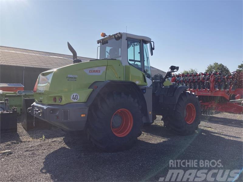 CLAAS TORION 1511 P Pale gommate