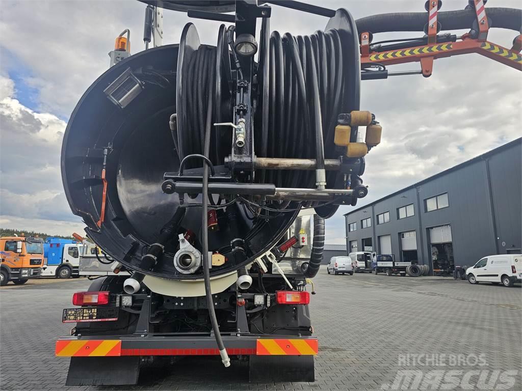 Volvo WUKO ADR ROLBA FOR CLEANING CHANNELS COMBI Camion autospurgo