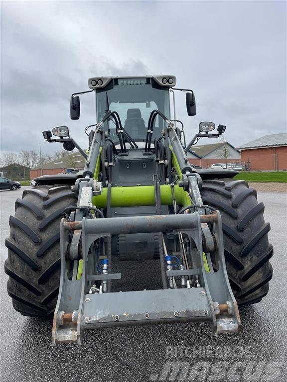 CLAAS Torion 1511 Pale gommate
