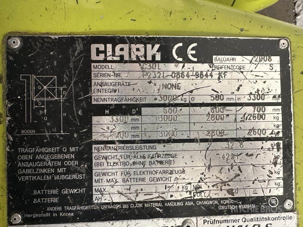 Clark C 30 L - TRIPLEX 4,8 m Carrelli elevatori GPL