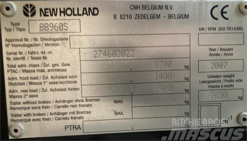 New Holland BB 960A M. Parkland ballevogn Presse quadre